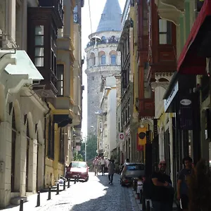 Meroddi Galata Mansion *** Istambul